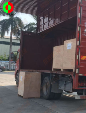 越南客戶訂購(gòu)的水產(chǎn)加工設(shè)備裝車發(fā)貨，按期交付！