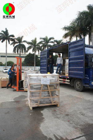 魚蝦采肉機(jī)和一批蔬果類食品加工處理機(jī)械裝車出貨！