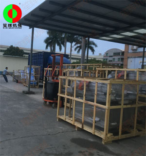 兩批客戶訂購的兩批蔬果加工設(shè)備同時(shí)裝車發(fā)貨！