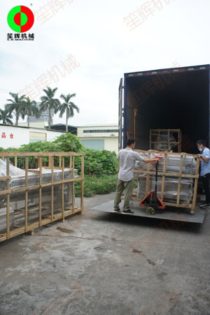 江蘇客戶訂購(gòu)的多套渦流洗菜機(jī)組裝車發(fā)貨！